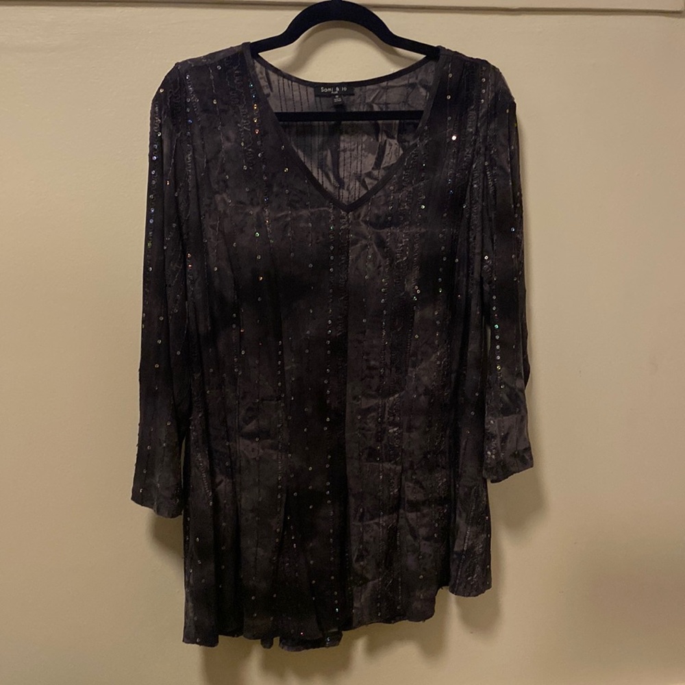 Long black and gray tunic